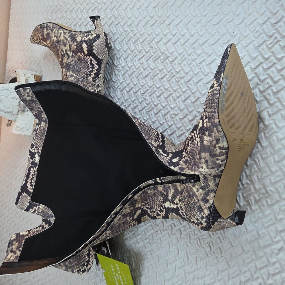 Gianni Bini Leather Boots 6-1/2M Knee High Gray Brown Kitten Heel Snake Pattern - Picture 2 of 16